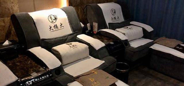 hth官网入口_
女子半裸着做推拿 男服务员却突然闯进来 事后:我啥也没看到(图8) hth官网入口_
女子半裸着做推拿 男服务员却突然闯进来 事后:我啥也没看到(图8)