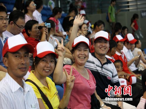 hth官网入口|小手拉大手文明出行我最棒——渑池县实验幼儿园举办交通安全知识讲座