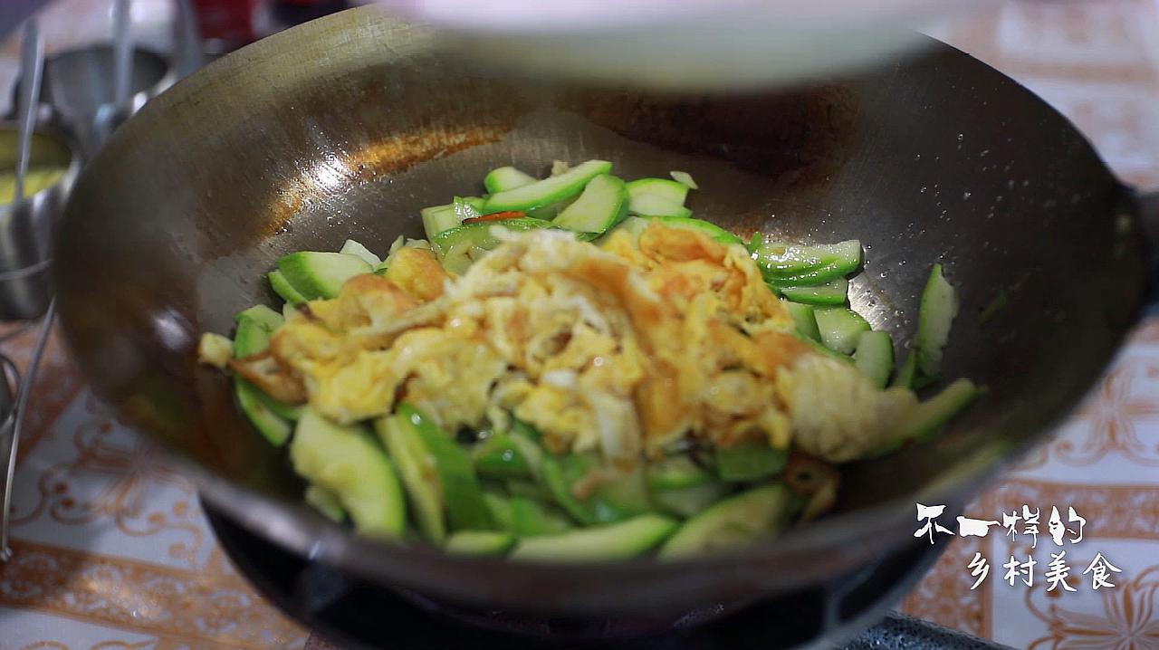 ‘华体会体育hth官方网站’成都市第十七幼儿园党支部开展“危难面前显忠诚，挑战面前显担当”主题党日活动