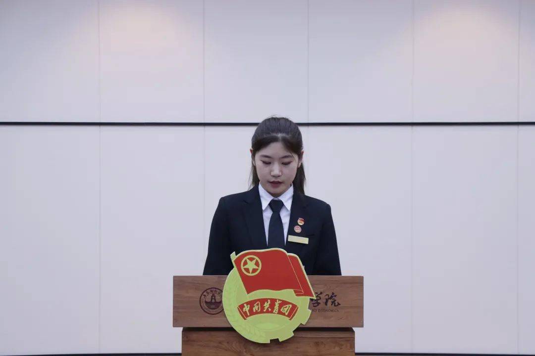 恪守学生天职、牢记服务宗旨-华体会体育hth官方网站(图10)
恪守学生天职、牢记服务宗旨-华体会体育hth官方网站(图10)