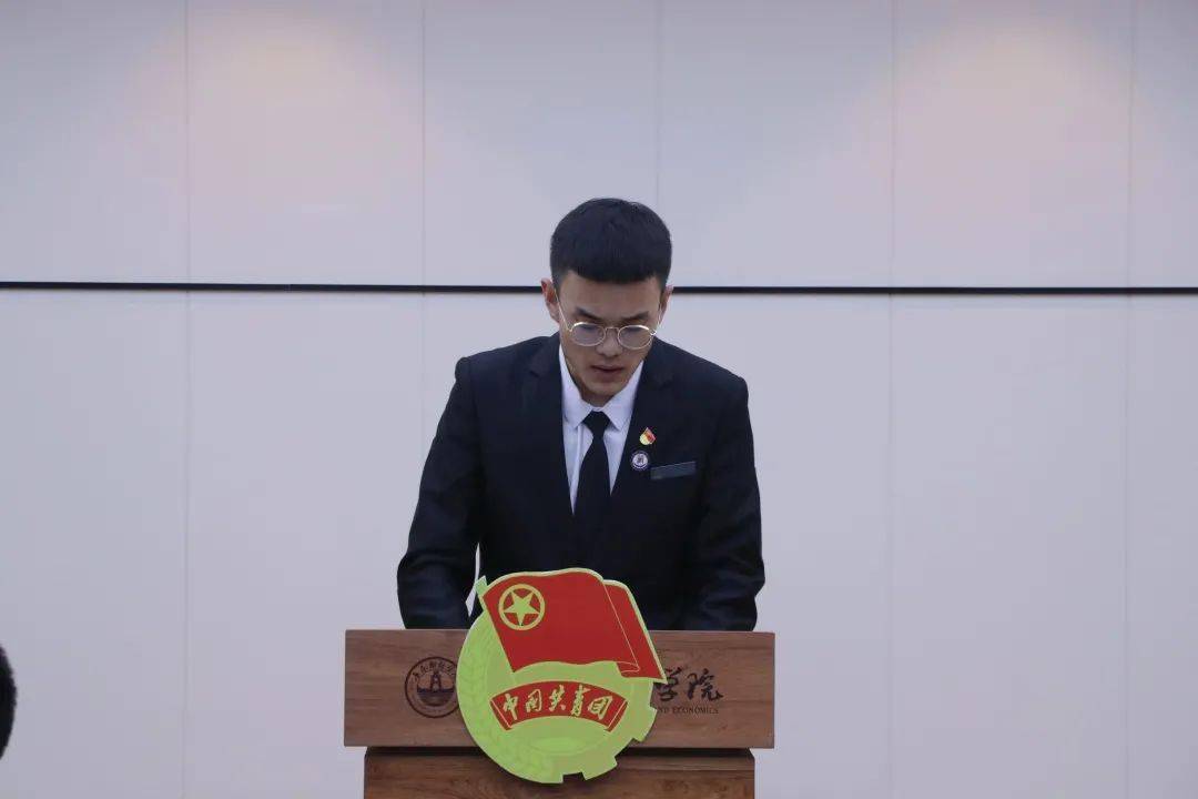 恪守学生天职、牢记服务宗旨-华体会体育hth官方网站(图15)
恪守学生天职、牢记服务宗旨-华体会体育hth官方网站(图15)