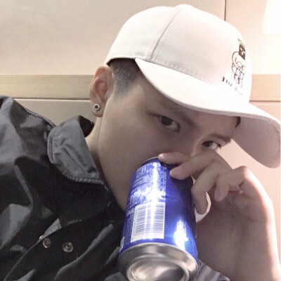 央行首次发布双十一“剁手”数据：全国人均花费1000元 支付产业竞争短兵相接-华体会体育hth官方网站