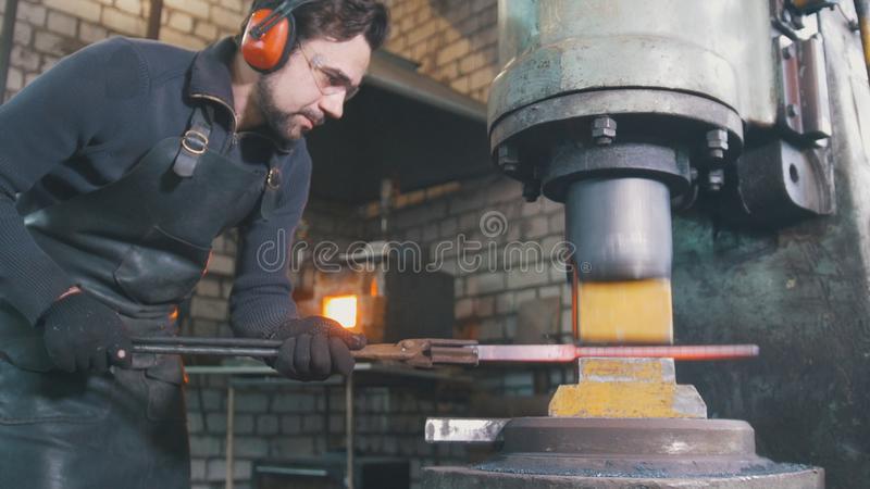 识君RPG新作《魔法师大冒险》3月7日上线！：hth官网入口