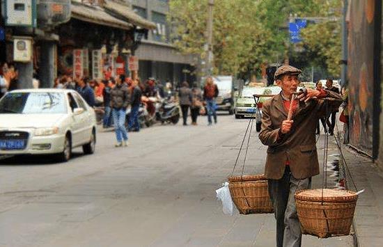 【hth官网入口】
俗语“吃自得 穿二八 赌一半 嫖白费”是什么意思？有原理吗？(图2)