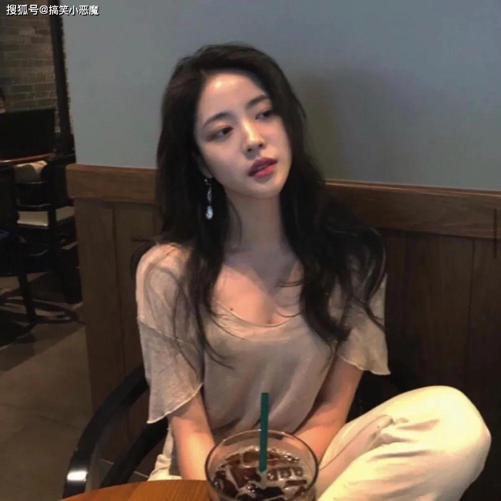 
搞笑GIF段子：我倒是没意见 不外你得问房东答不允许‘华体会体育hth官方网站’(图9)