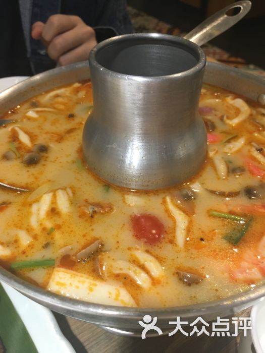 ‘hth官网入口’真人版《小美人鱼》众海鲜出世，海王你叉叉呢？