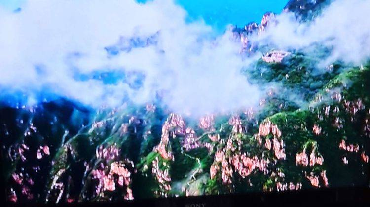 华体会体育hth官方网站:
长城是云里腾飞的一条龙(图14) 华体会体育hth官方网站:
长城是云里腾飞的一条龙(图14)